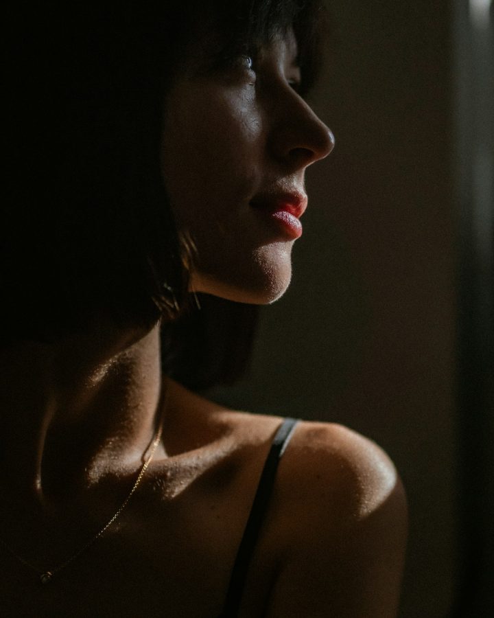 Portret w półmroku